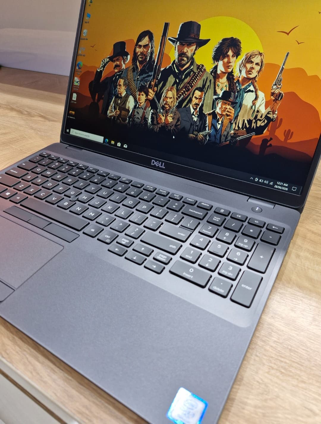 لپ تاپ دل DELL LATITUDE 5501 |CPU : i5 9400H | RAM 8 GB | SSD 256 GB | GPU : INTEL 620 4 GB + NVIDIA MX150 2 GB | SCREEN 15.6 FULLHD — تصویر ۲