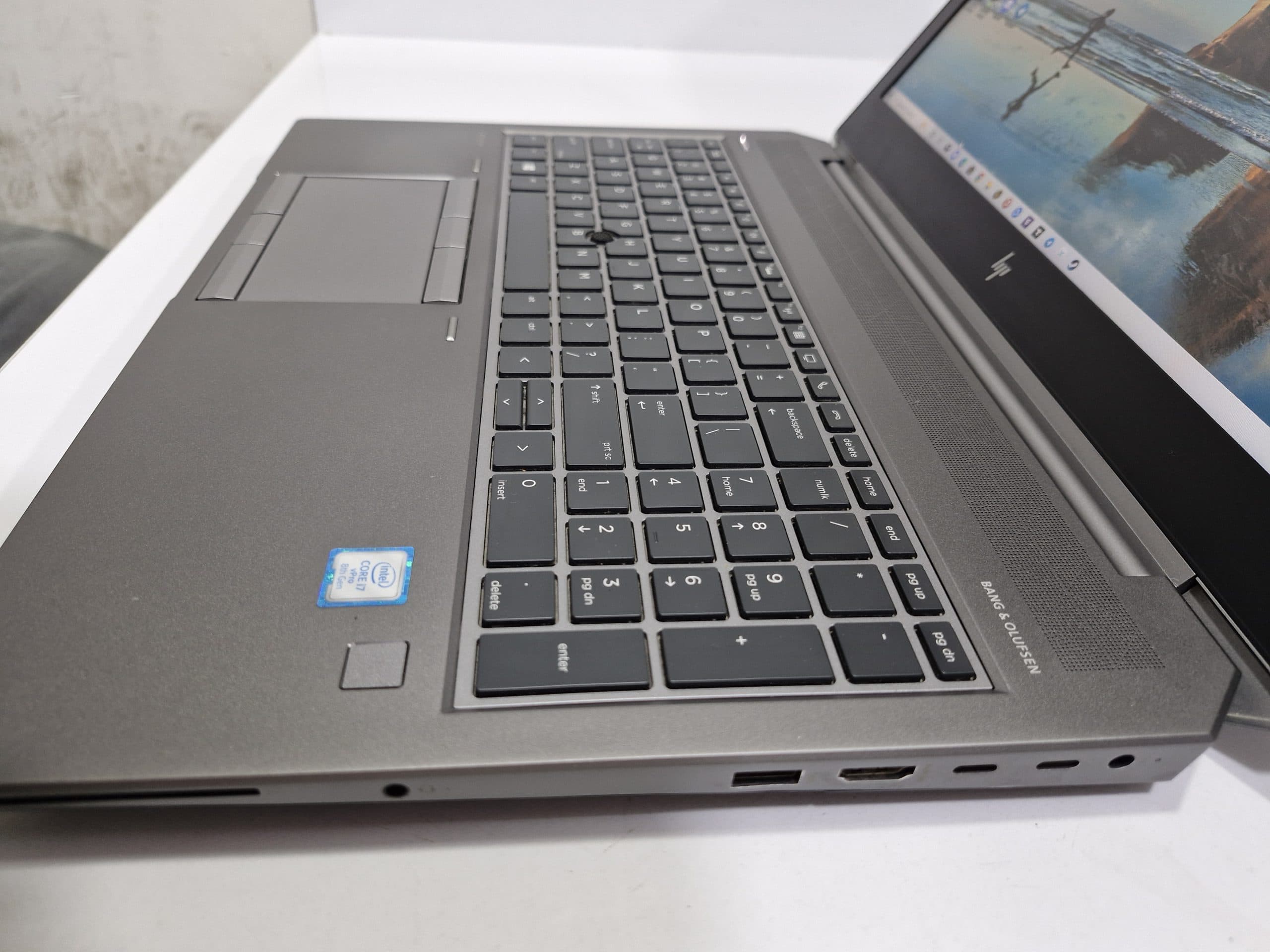 لپ تاپ استوک hp zbook 15 G5 Intel core i7-8850H-12Core/16/512/4GB Nvidia P1000/15.6 inch FullHD — تصویر ۶