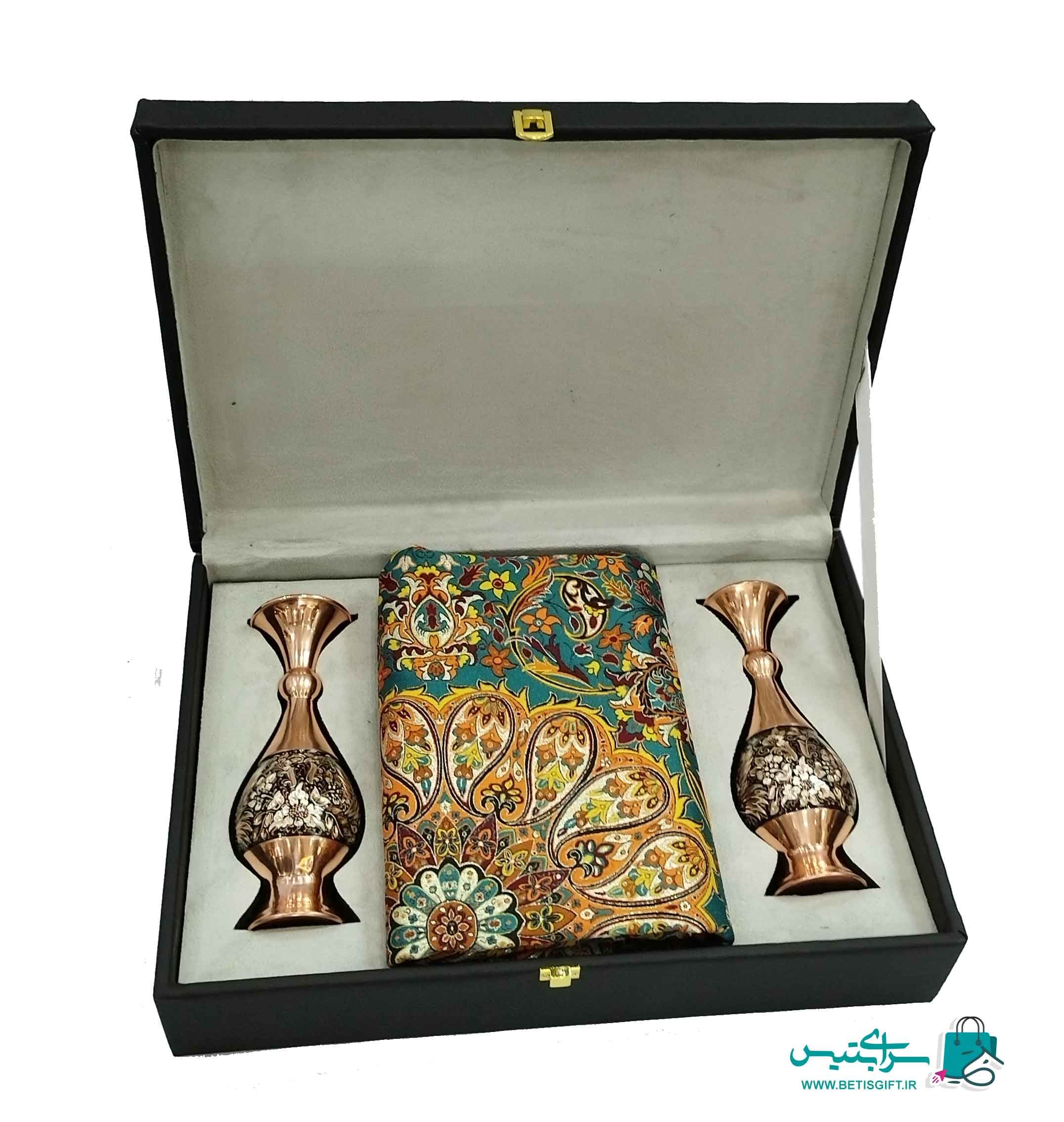 ست هدیه جفت گلدان 20 الماس نقره و رومیزی ترمه به همراه جعبه هدیه — تصویر ۴
