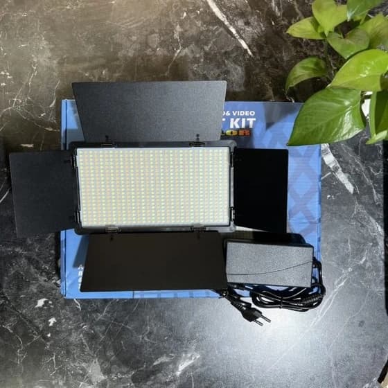 نور ثابت پروفشنال LED U600pro — تصویر ۳