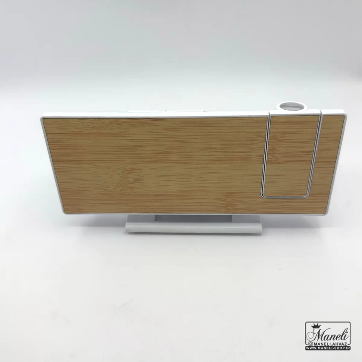 ساعت دیجیتالی رومیزی با پروژکتور نشان دهنده ی ساعت — تصویر ۴