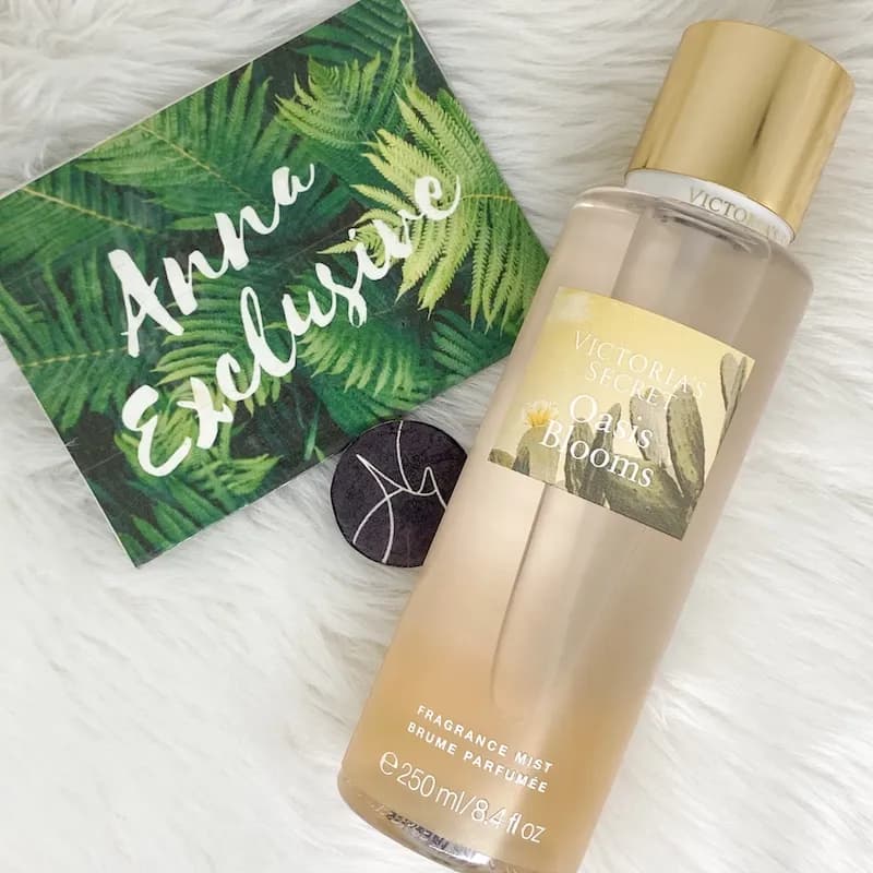 بادی اسپلش ویکتوریا سکرت مدل Oasis Blooms – حجم ۲۵۰ میلی‌لیتر — تصویر ۲
