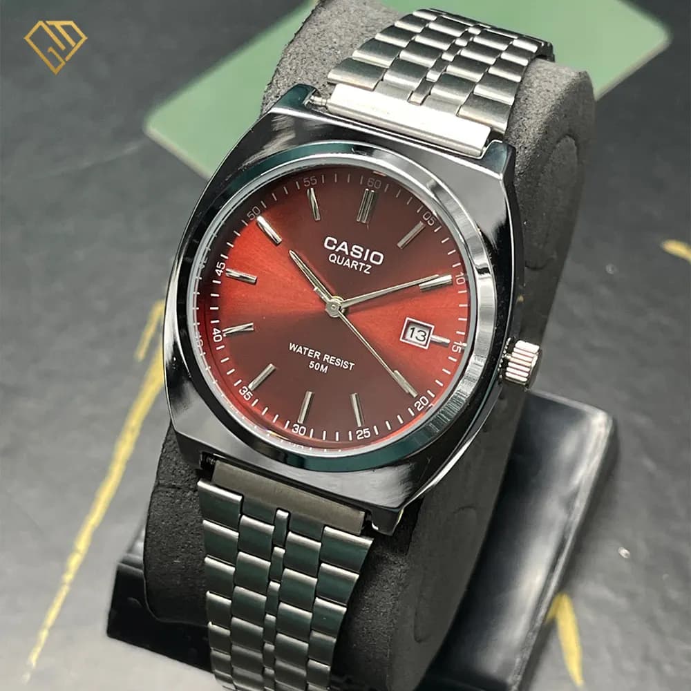 ساعت مچی مردانه کاسیو گادفادر (casio godfather) | بند و بدنه استیل رنگ ثابت، صفحه قرمز — تصویر ۲