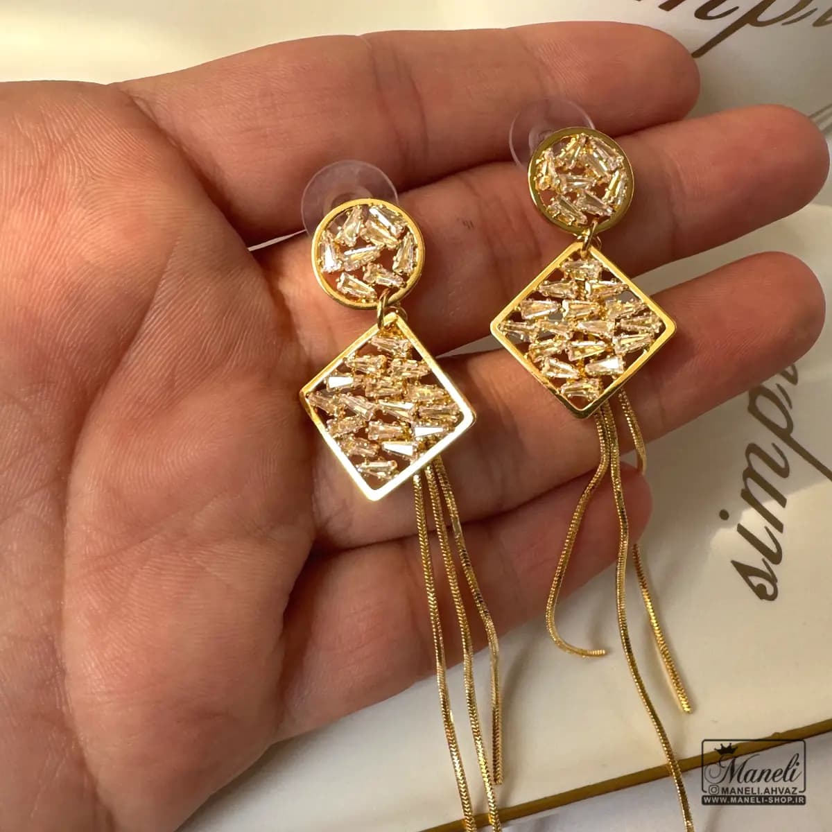 گوشواره مجلسی آویز بلند نگین دار — تصویر ۷