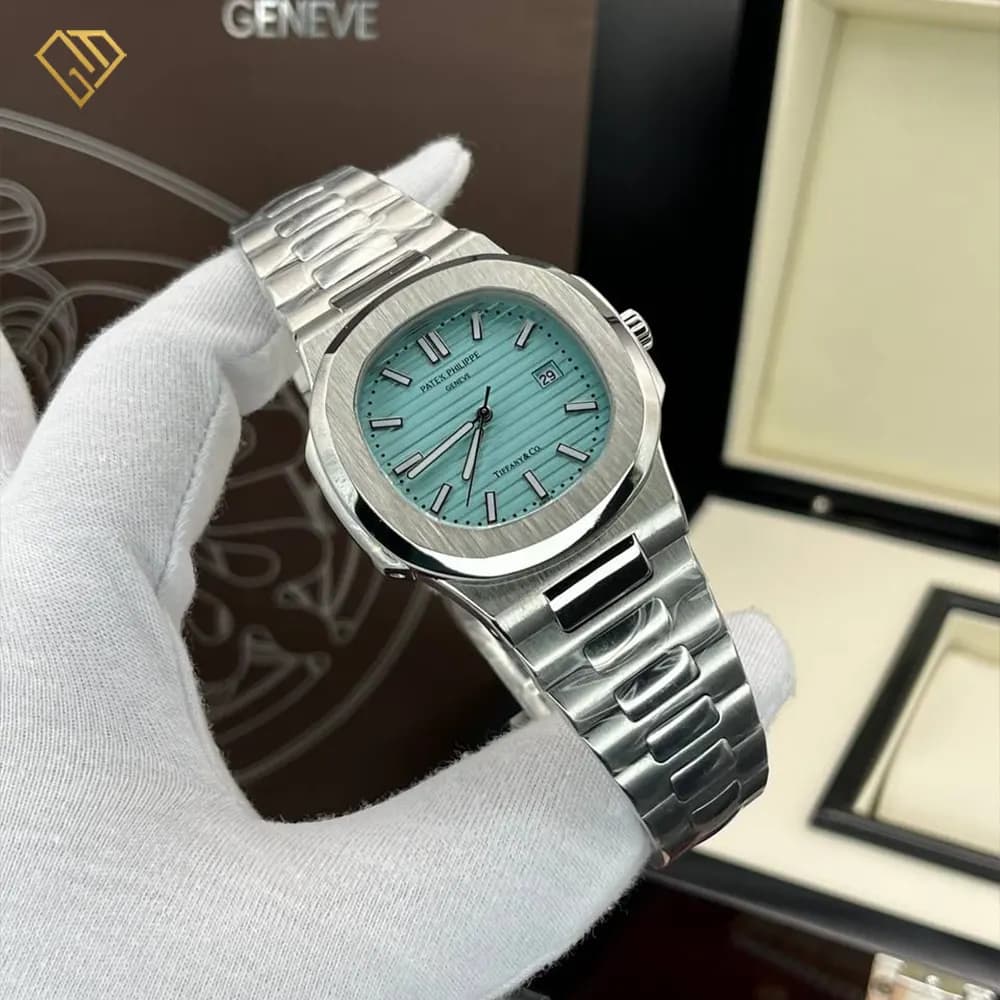ساعت مچی مردانه پتک فیلیپ ناتیلوس Patek Philippe Nautilus | های کوالیتی صفحه فیروزه‌ای — تصویر ۸