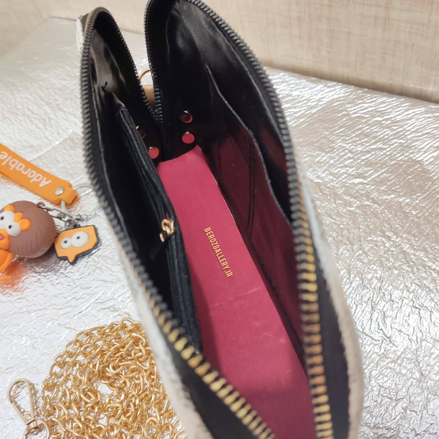 کیف دوشی دستی زنجیردار مارک مدل 210465-3 — تصویر ۸