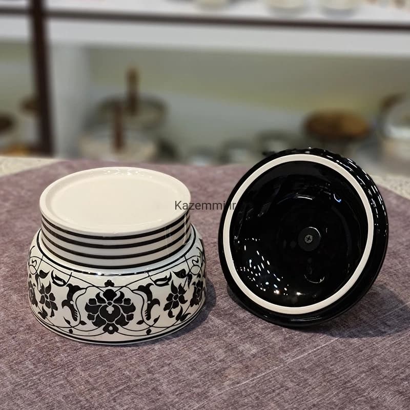 شکلات خوری مدل پایه‌نقش با دسته چوبی — تصویر ۶