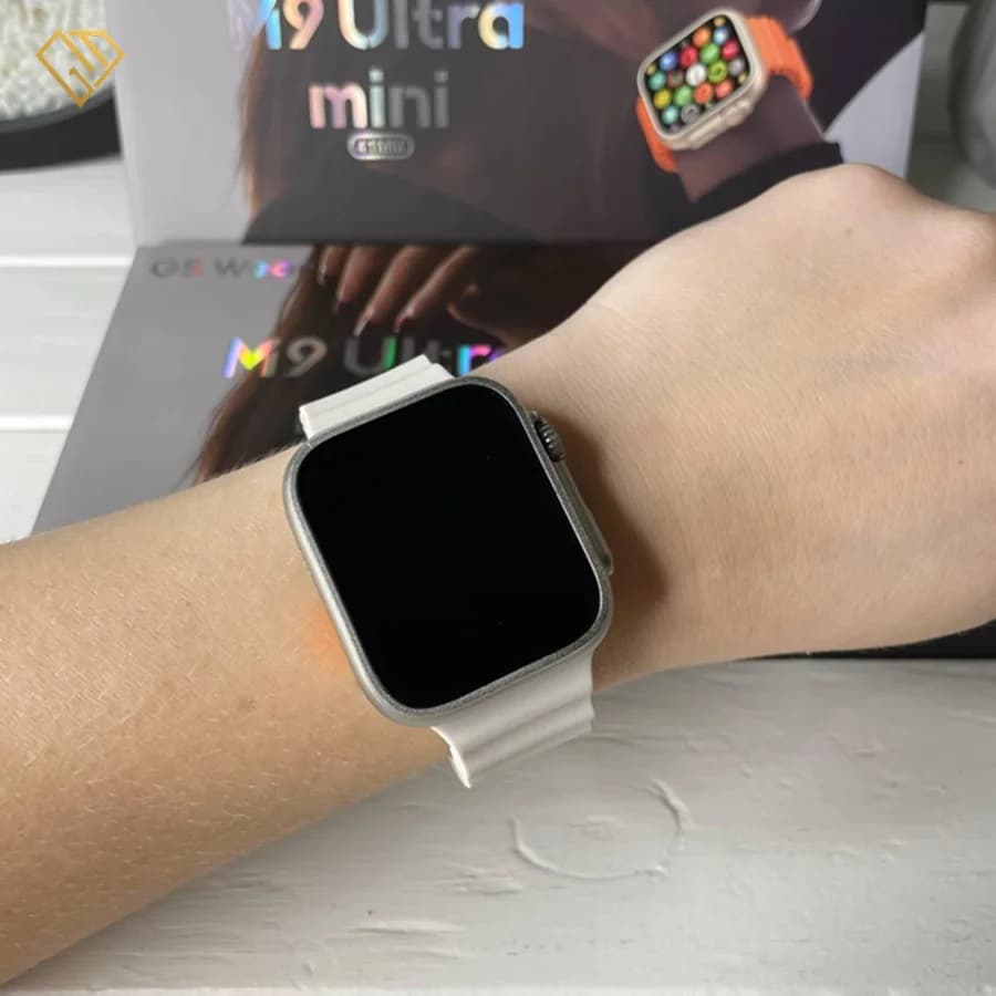 ساعت هوشمند M9 Ultra mini 41MM ضد آب | جنس بدنه تیتانیوم طلایی — تصویر ۳