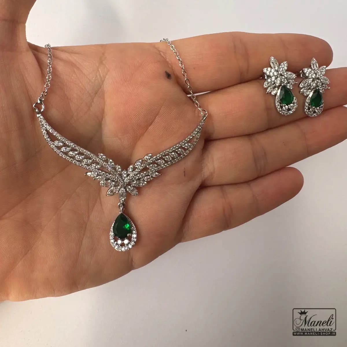 نیم ست مجلسی نگین اشکی سبز — تصویر ۳