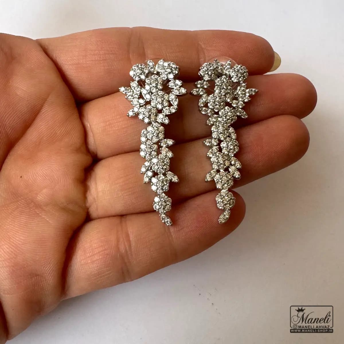سرویس مجلسی با طرح گل های ریزمشابه جواهر — تصویر ۱۱