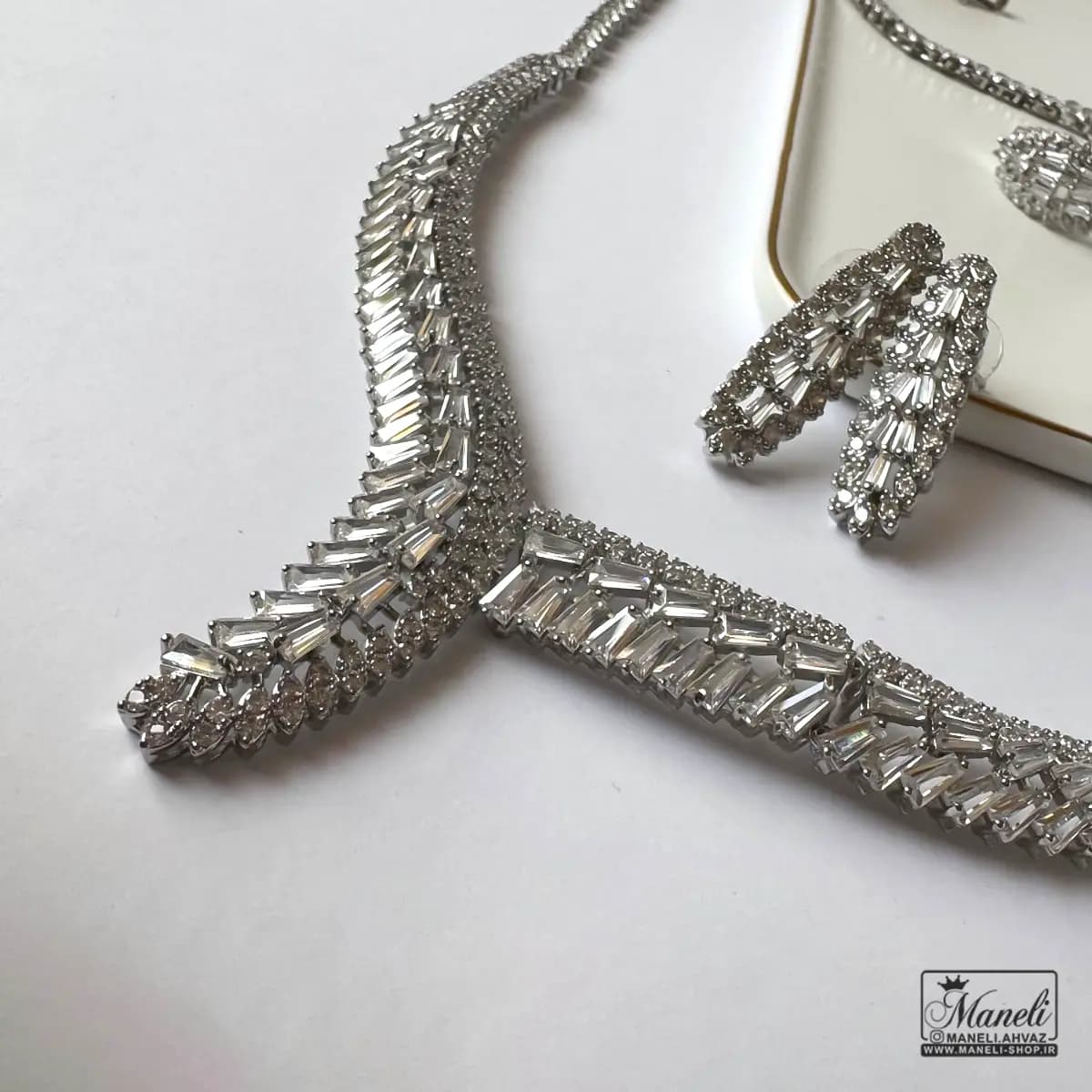 سرویس مجلسی با طرحی خاص و متفاوت نگین باگتی — تصویر ۱۰