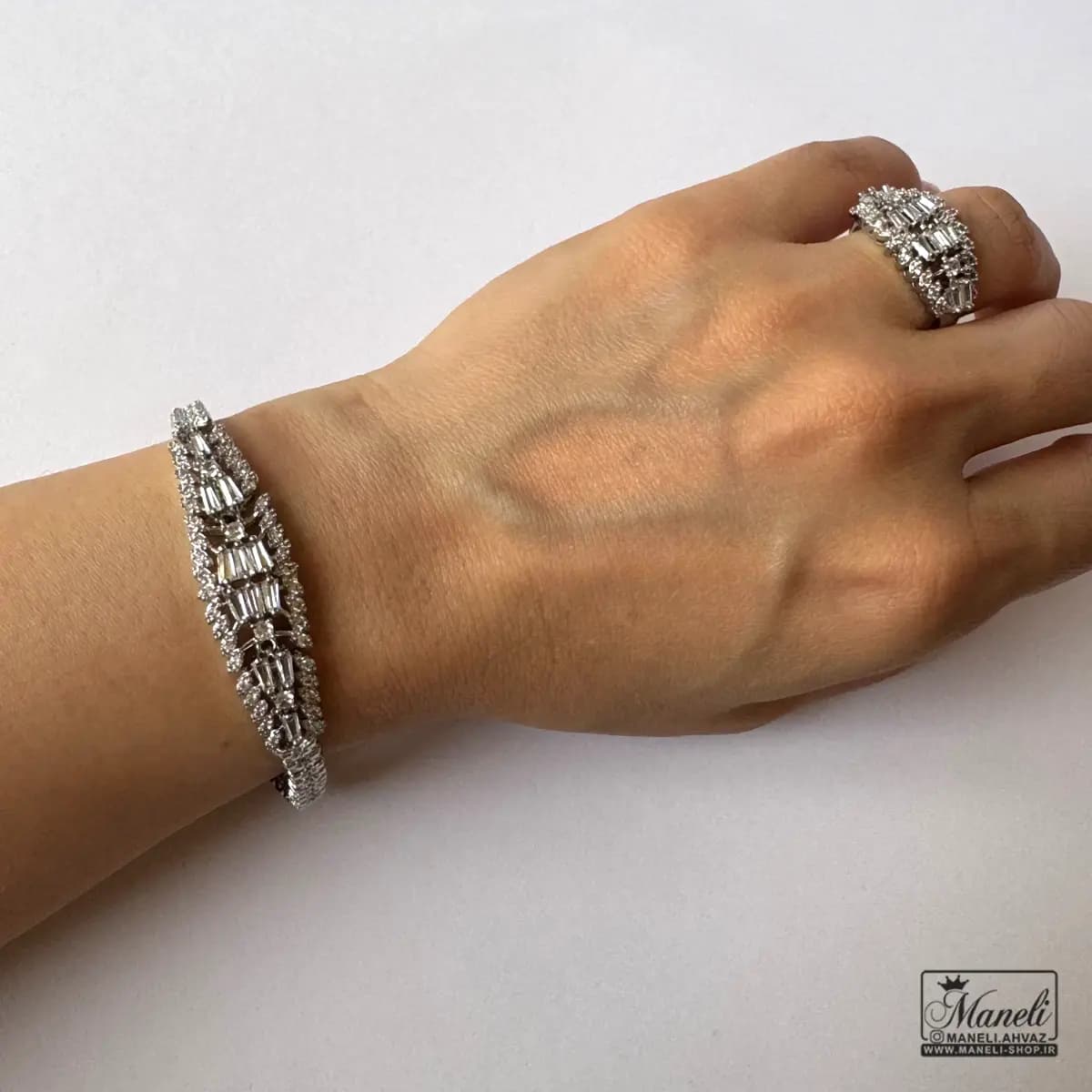 سرویس مجلسی با طرحی خاص و متفاوت نگین باگتی — تصویر ۱۱
