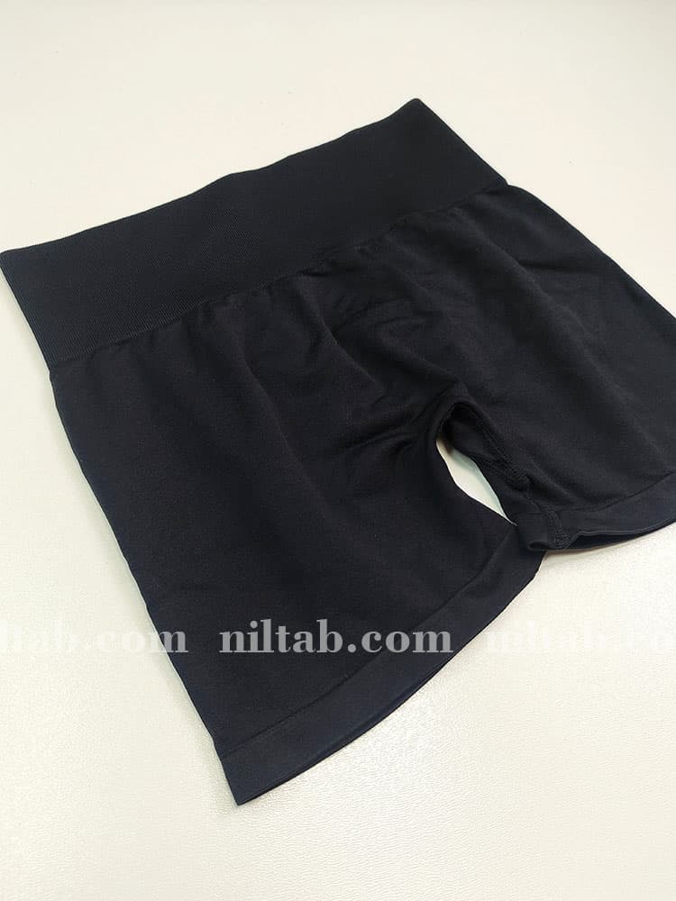 شورتک ورزشی مشکی پشت چین بلک — تصویر ۲