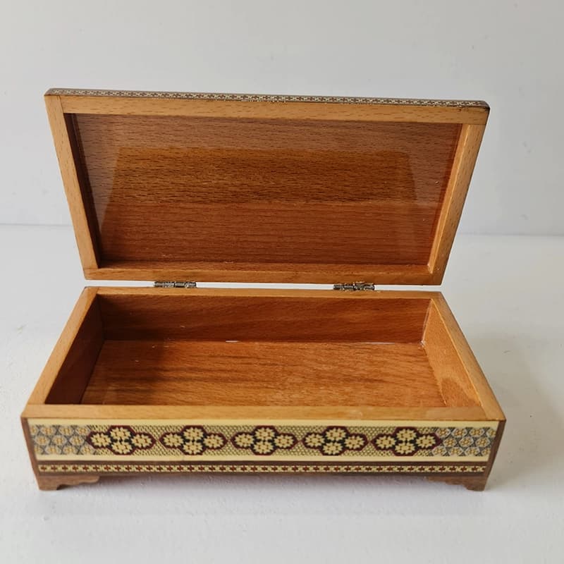 جعبه خاتم کاری دستکش دان لاله ای کاظمی — تصویر ۵