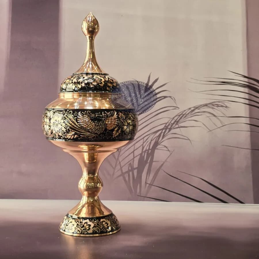 ست شکلات خوری 18 و گلدان 25 مس و تراش کاظمی — تصویر ۳