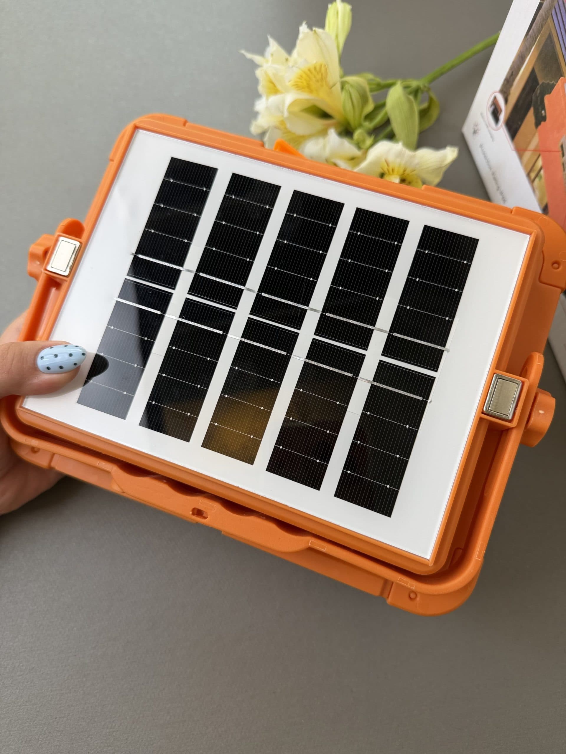 چراغ خورشیدی سولار Solar LED Light اورجینال | 4 باتری 288 لامپ ضدآب — تصویر ۴
