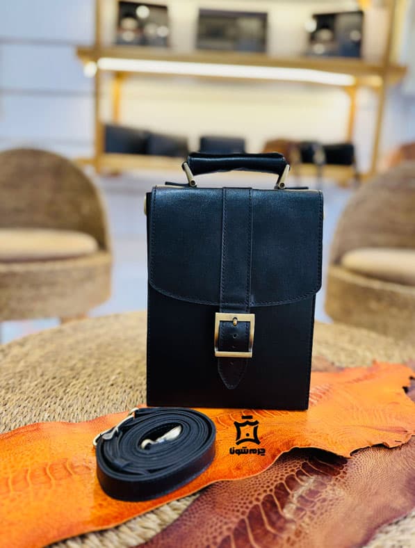 کیف دوشی چرمی ماد