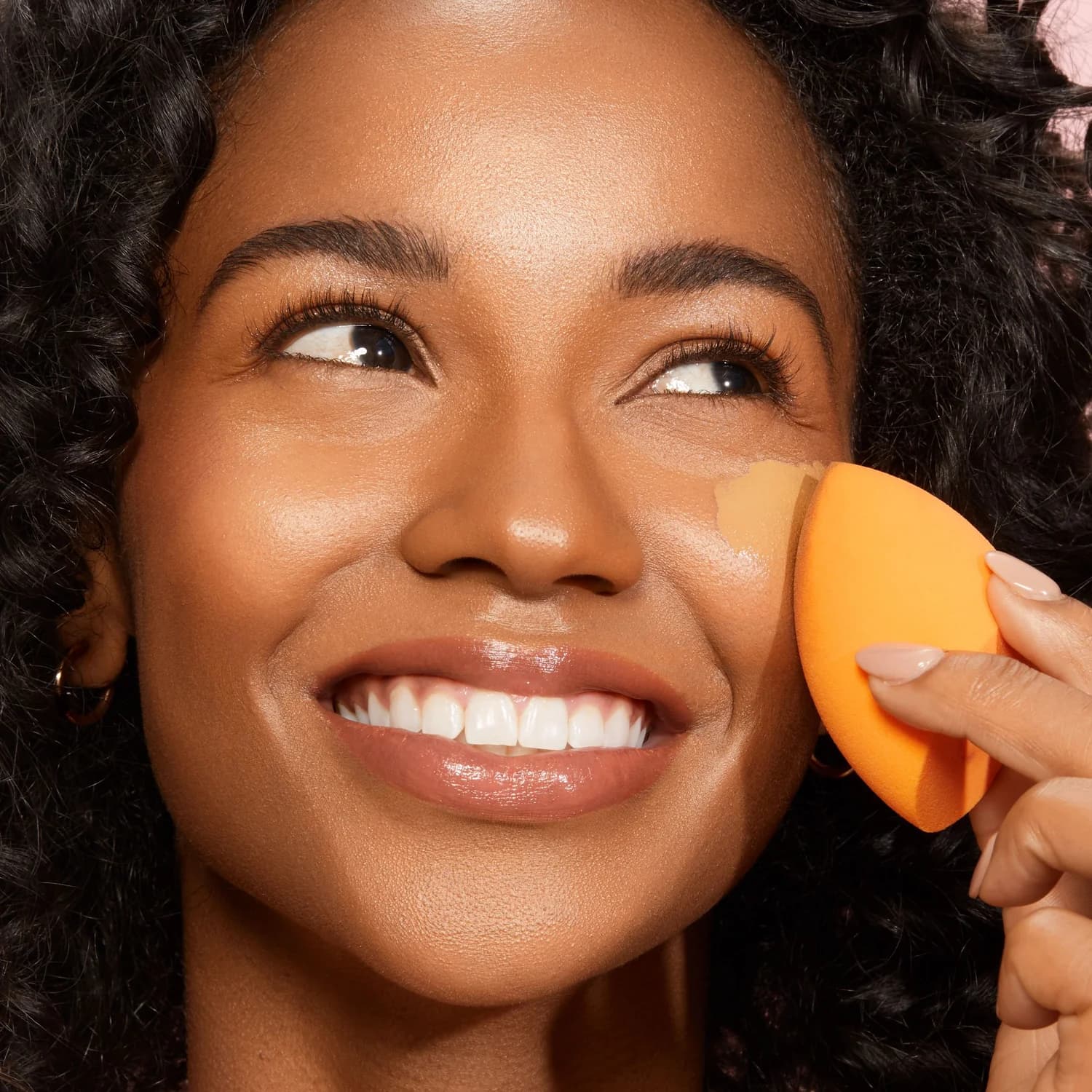 اسفنج آرایشی ریل تکنیک Real Techniques Miracle Complexion Sponge — تصویر ۲
