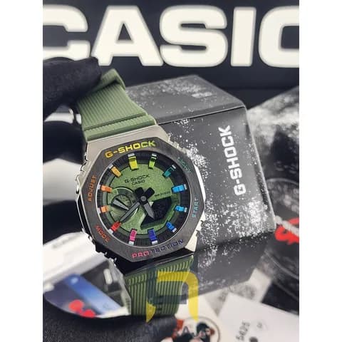 ساعت کاسیو جی‌شاک GM-2100 با صفحه سبز و کیس استیل — تصویر ۴