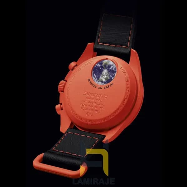 ساعت مچی امگا سواچ مدل گدازه امگا سواچ Mission on Earth LAVA | خرید ساعت مچی قرمز کرنوگراف — تصویر ۵