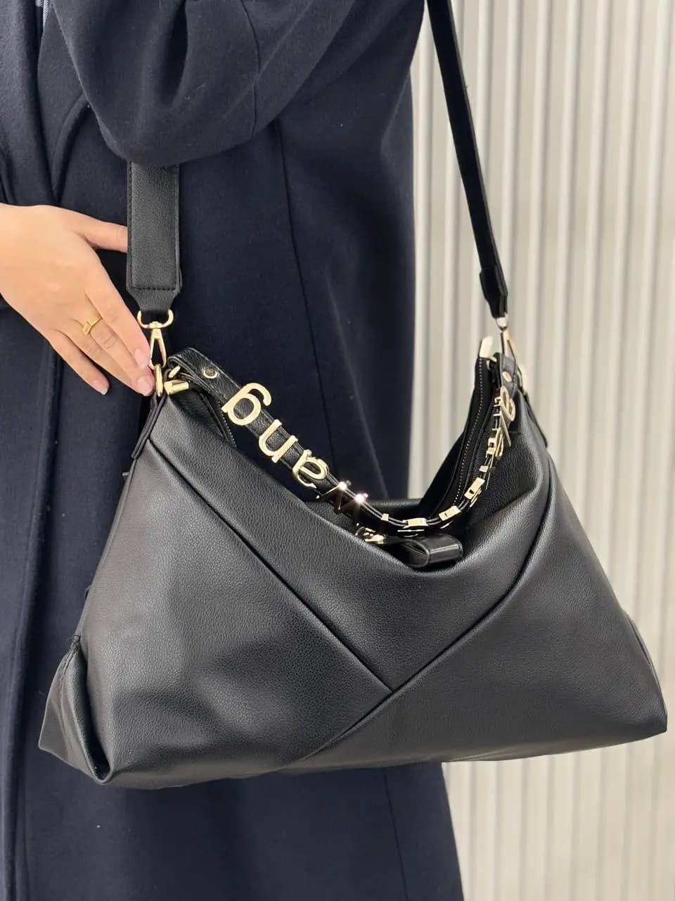 کیف دوشی بزرگ زنانه — تصویر ۹