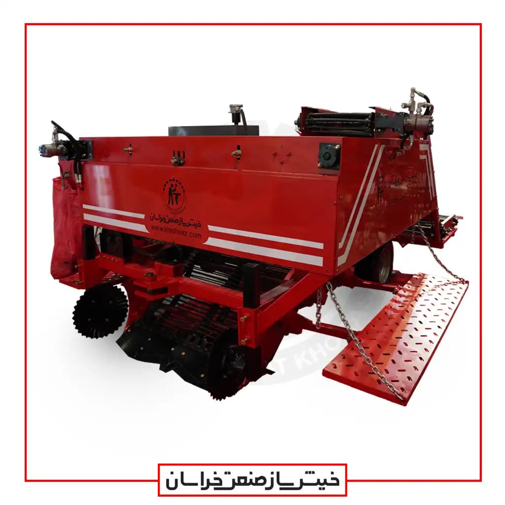 کمباین برداشت سیب زمیني پشت تراکتوری — تصویر ۲