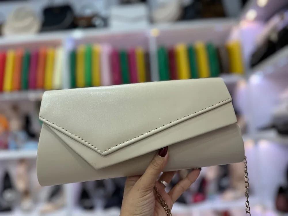 کیف مجلسی زنانه مدل کتابی رنگ کرم — تصویر ۲
