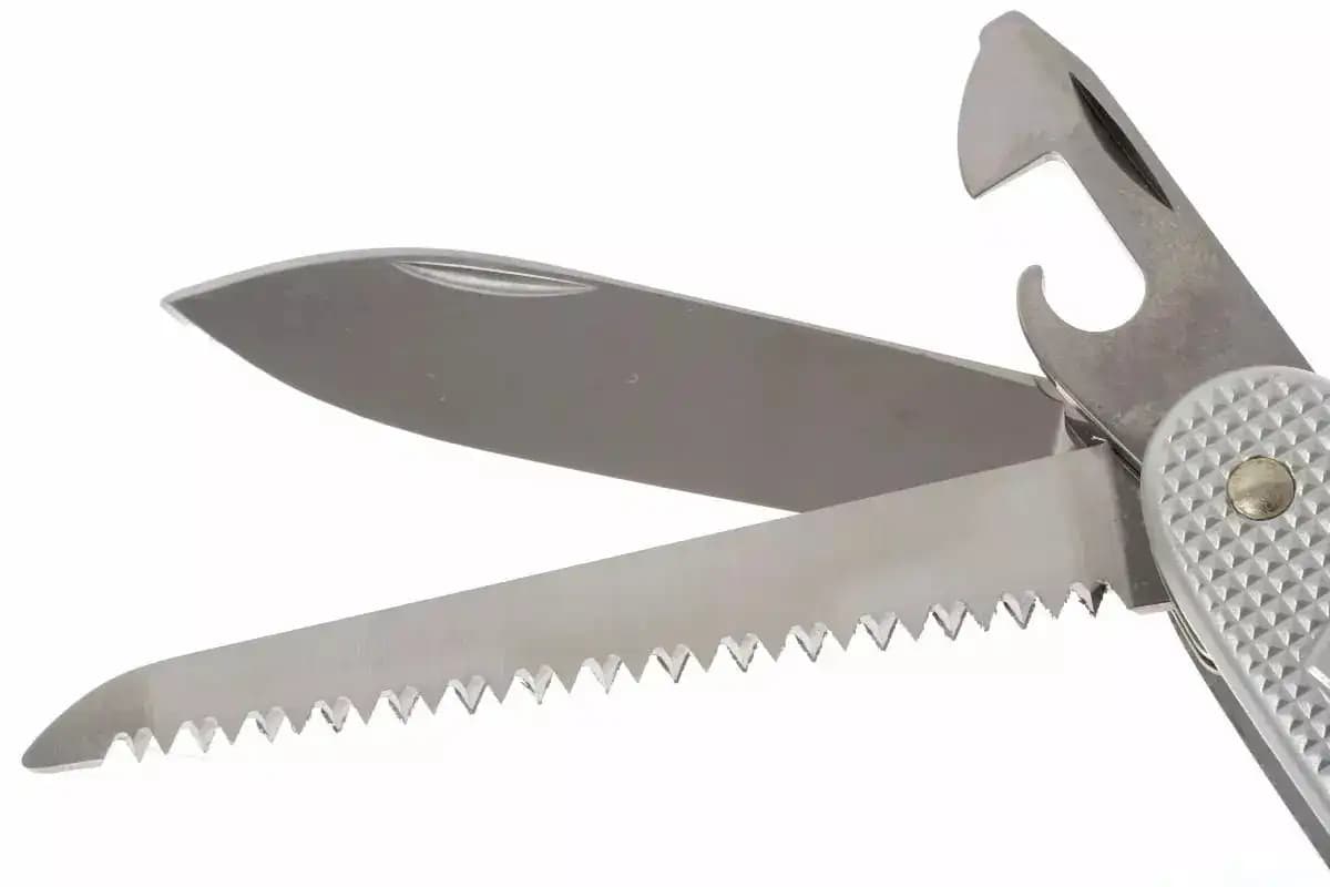 چاقوی چندکاره ویکتورینوکس مدل پایونییر فارمر آلوکس 0.8241.26 — تصویر ۶