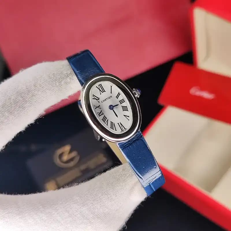 ساعت مچی زنانه کارتیر باگنور بند چرم رنگ سرمه‌ای Cartier Baignoire Dark Blue Letter — تصویر ۹