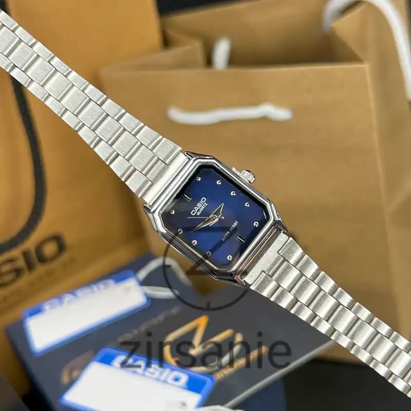 ساعت زنانه کاسیو کلاسیک سیلور آبی casio classic silver blue — تصویر ۴