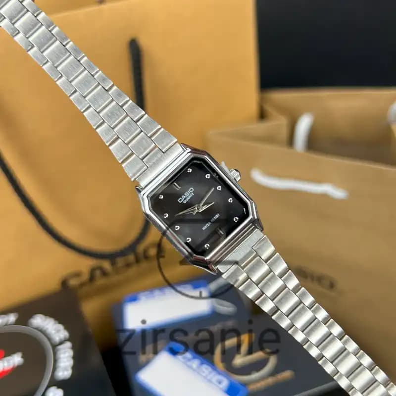 ساعت زنانه کاسیو کلاسیک سیلور مشکی casio classic silver black — تصویر ۴