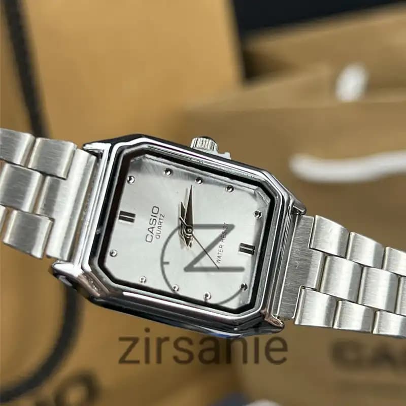 ساعت زنانه کاسیو کلاسیک سفید casio classic white — تصویر ۴