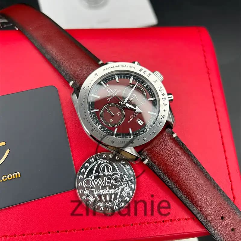 ساعت مچی مردانه امگا اسپید مستر کرنوگراف سیلور صفحه زرشکی بند چرم Omega Speedmaster Chronograph Silver Crimson Screen Leather Strap — تصویر ۱۱
