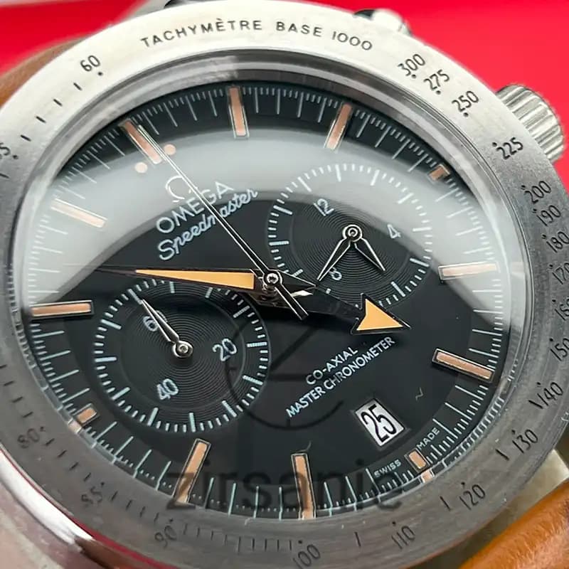 ساعت مچی مردانه امگا اسپید مستر کرنوگراف سیلور صفحه مشکی بند چرم Omega Speedmaster Chronograph Silver Black Screen Leather Strap — تصویر ۷