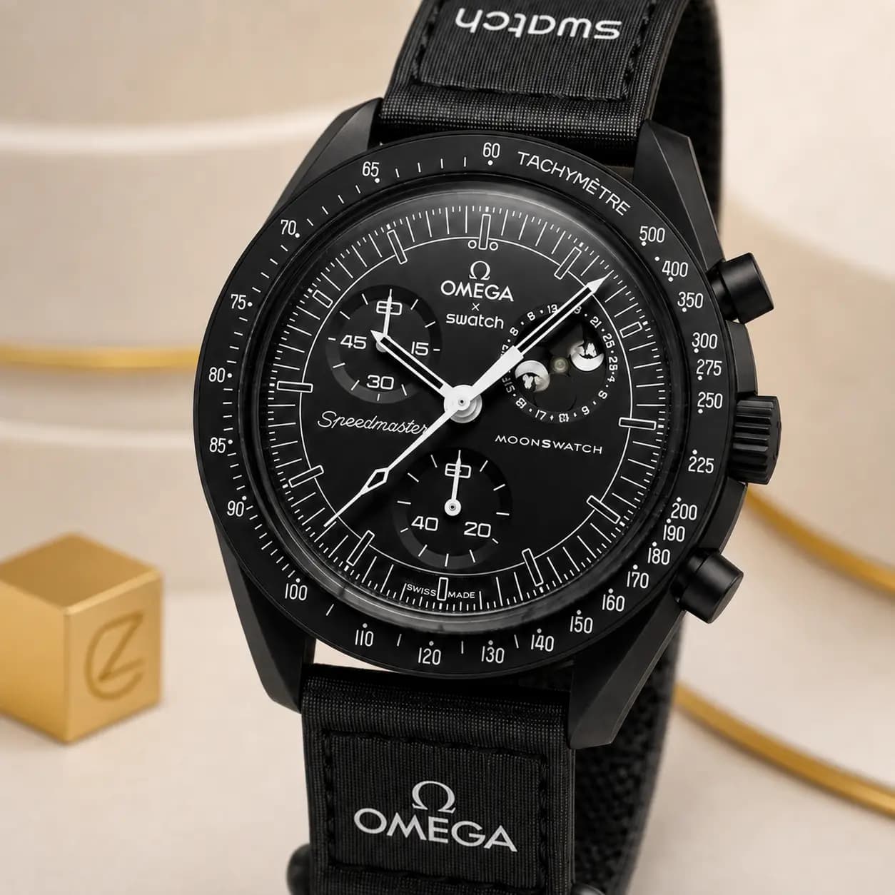 ساعت مچی امگا سواچ اسنوپی مون فاز مشکی Omega Swatch Snoopy Moonphase Black — تصویر ۳