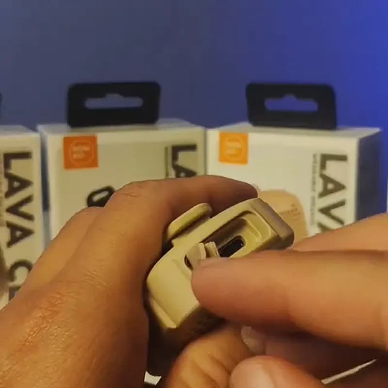 اسپیکر بلوتوثی قابل حمل ناو گو مدل Lava Clip — تصویر ۳
