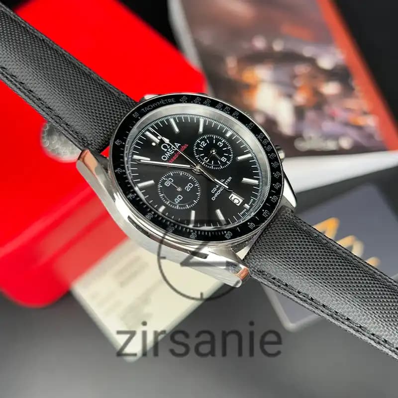 ساعت مچی مردانه امگا اسپید مستر بند چرم مشکی Omega SpeedMaster Leather Strap Black — تصویر ۳