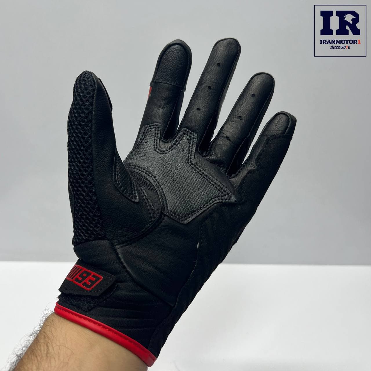 دستکش‌ موتور سواری آلپین استار چرمی کربن Alpinestar مشکی قرمز — تصویر ۶