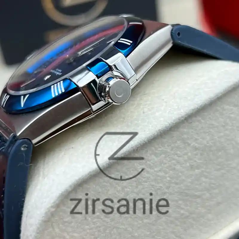ساعت مچی مردانه امگا کانسلیشن اتوماتیک بند چرم سیلور‌ سرمه‌ای صفحه سرمه‌‌ای Omega Consitlition Automatic Leather Strap Silver Navy NavyScreen — تصویر ۶