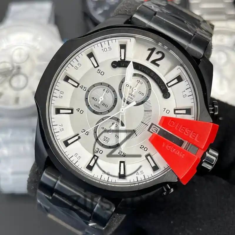ساعت مچی مردانه دیزل شاخدار (مگا شیف) فول مشکی صفحه سفید شاخ قرمز Diesel Mega Chief Full Black White Screen Red Horn — تصویر ۲