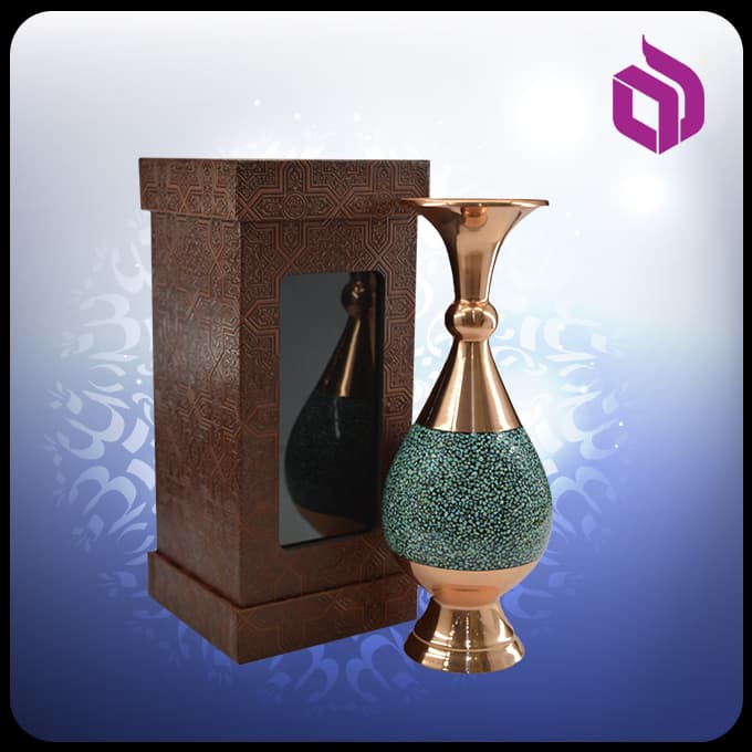 گلدان صراحی مس و فیروزه کوب 25 سانت با جعبه چرمی طلقدار — تصویر ۴