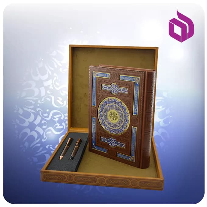 قرآن وزیری عطری چرم با خودکار و روان نویس طرحدار — تصویر ۵