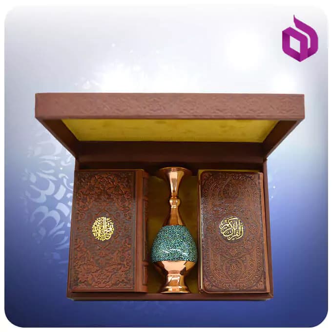 قرآن و نهج‌البلاغه پالتویی چرمی با گلدان فیروزه ۱۶ سانتی‌متری — تصویر ۹