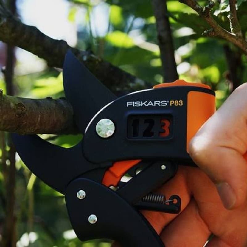 قیچی باغبانی Fiskars مدل P83 — تصویر ۵