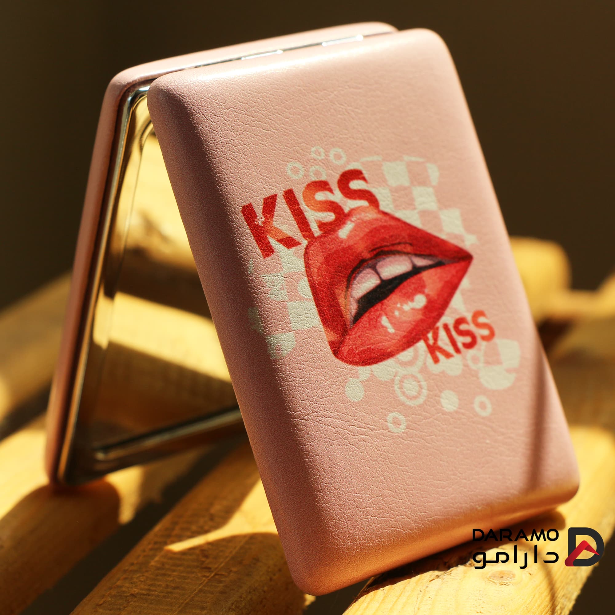 اینه فانتزی چرمی مدل kiss