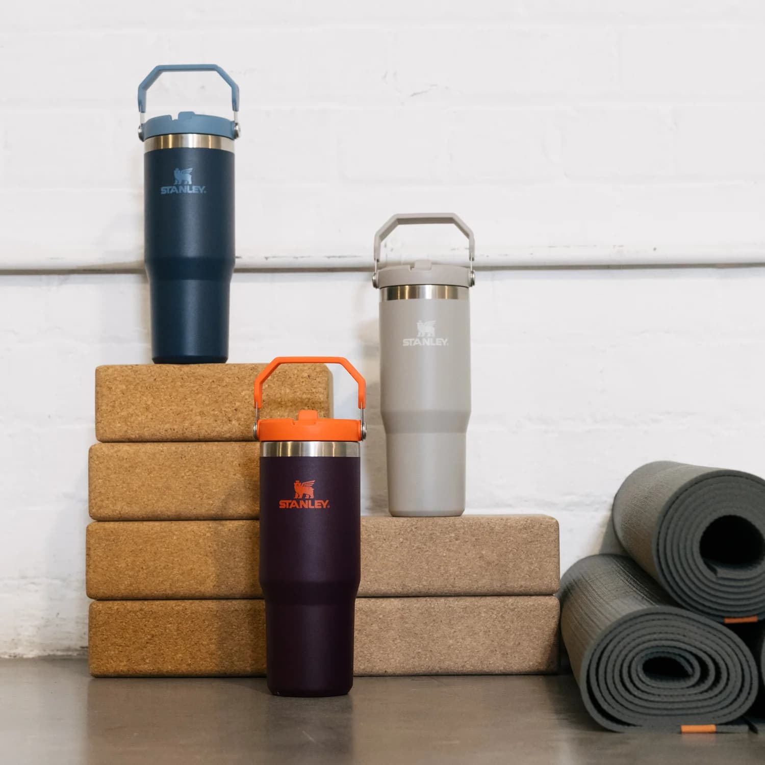 ماگ استنلی – قمقمه آب 0.89 لیتر فلیپ استرو (اورجینال) Stanley IceFlow™ Flip Straw Tumbler | 0.89L — تصویر ۱۲