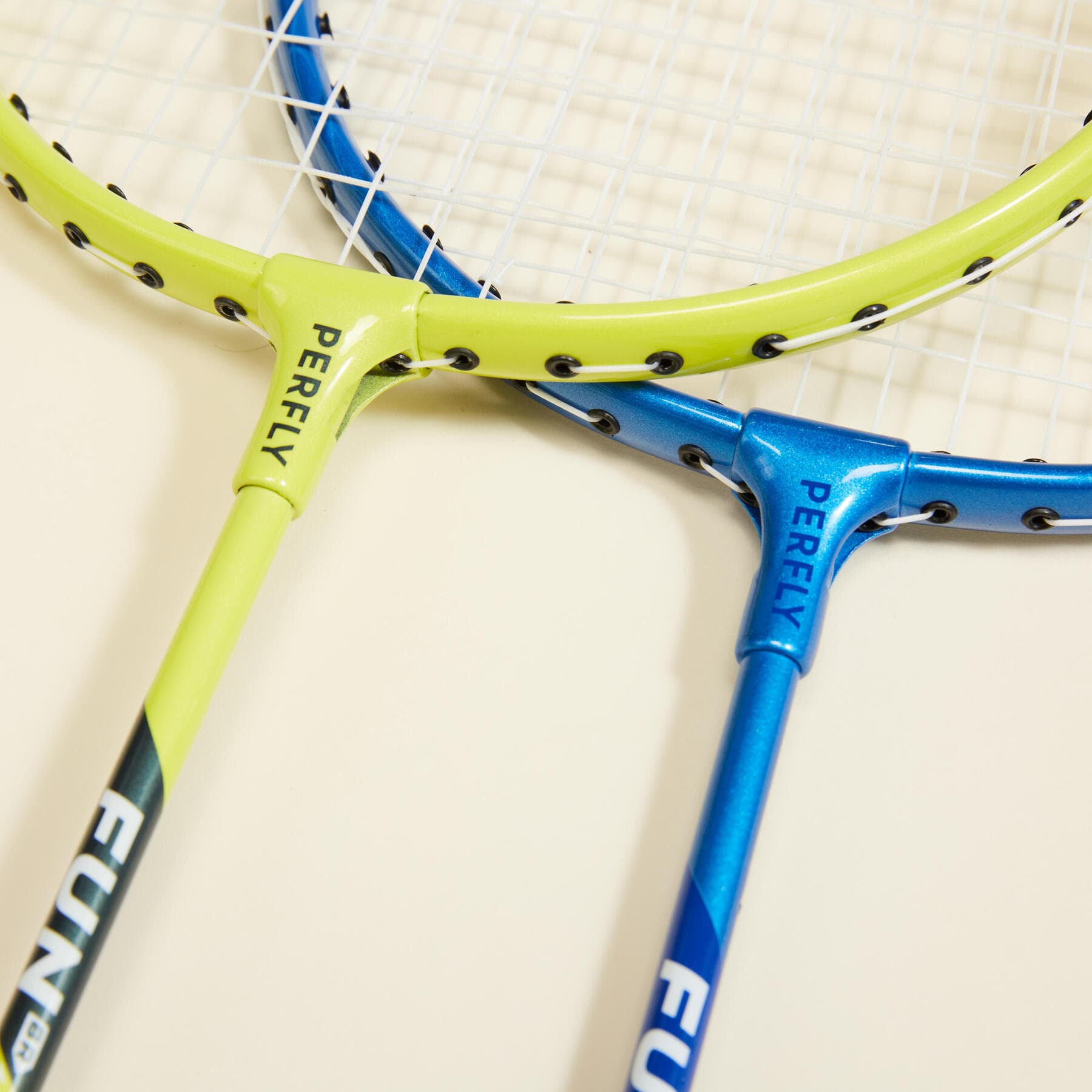 راکت بدمینتون دکتلون – پرفلای Perfly Adult Badminton Racket Set – Yellow/Blue – Fun Br130 — تصویر ۱۱