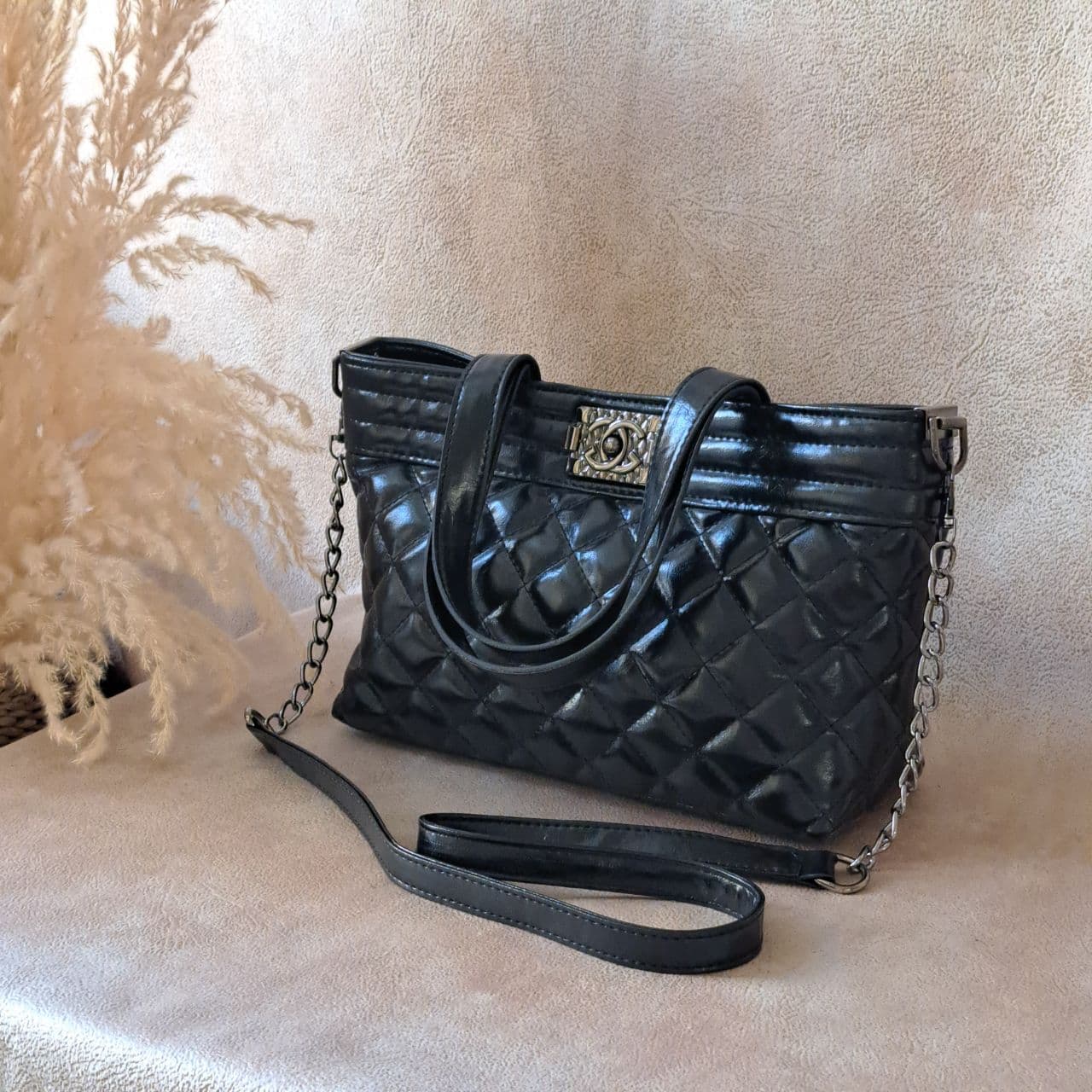 کیف زنانه دستی قایقی طرح لوزی قفل شنل کد ۴۶۲ مشکی (کپی) — تصویر ۱۰