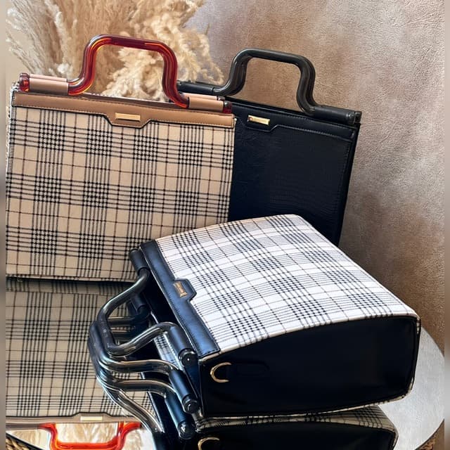 کیف زنانه بوربری کتابی طرح پیچازی شکلاتی کد ۲-۴۴۱ — تصویر ۸