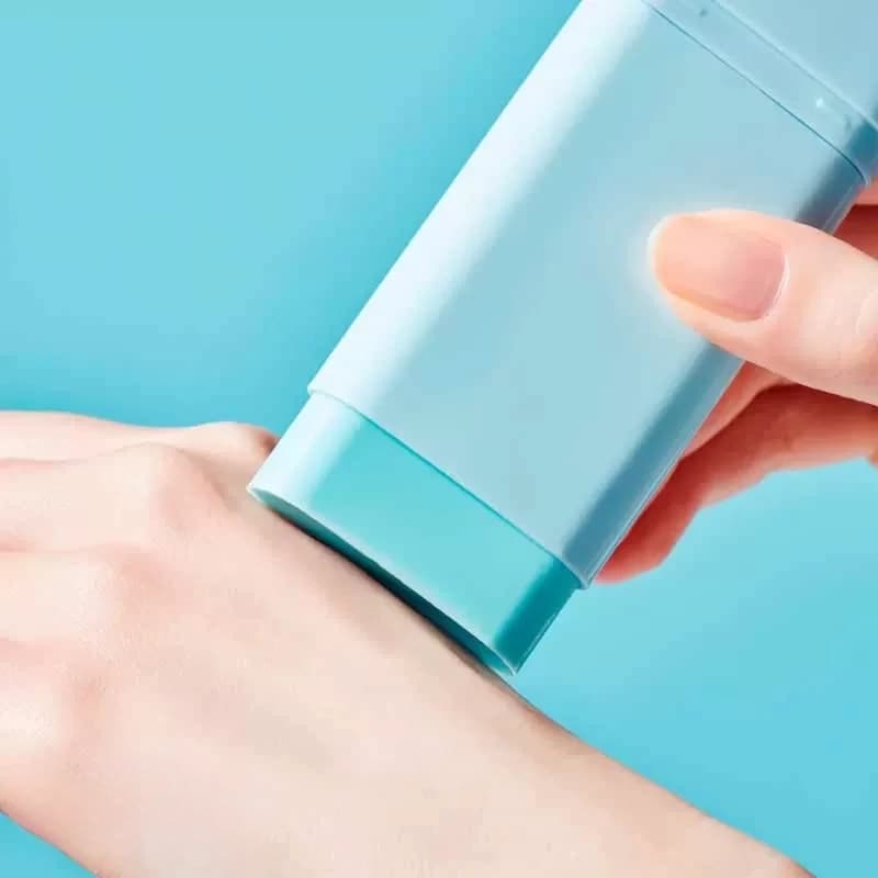ضد آفتاب استیکی توکوبو مدل بی رنگ با SPF 50 — تصویر ۳